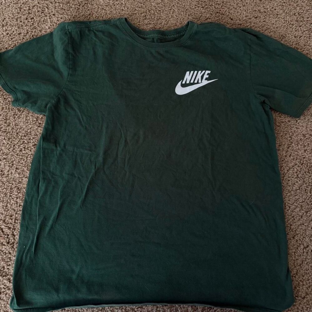 Nike Men's Green T-shirt